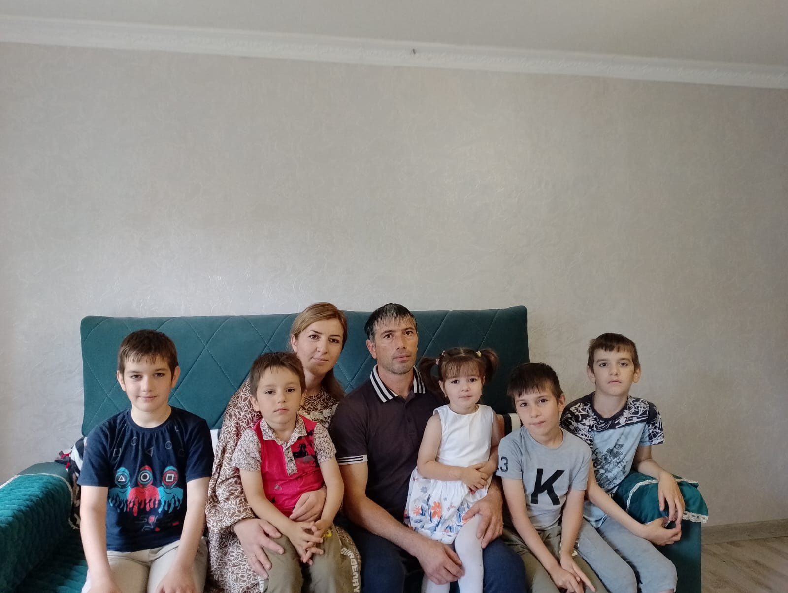 Дружная семья – крепкая семья! Минтруд РД в рамках Года семьи рассказывает о многодетных родителях